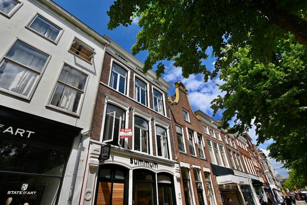 Woning aan de Akerkhof te Groningen