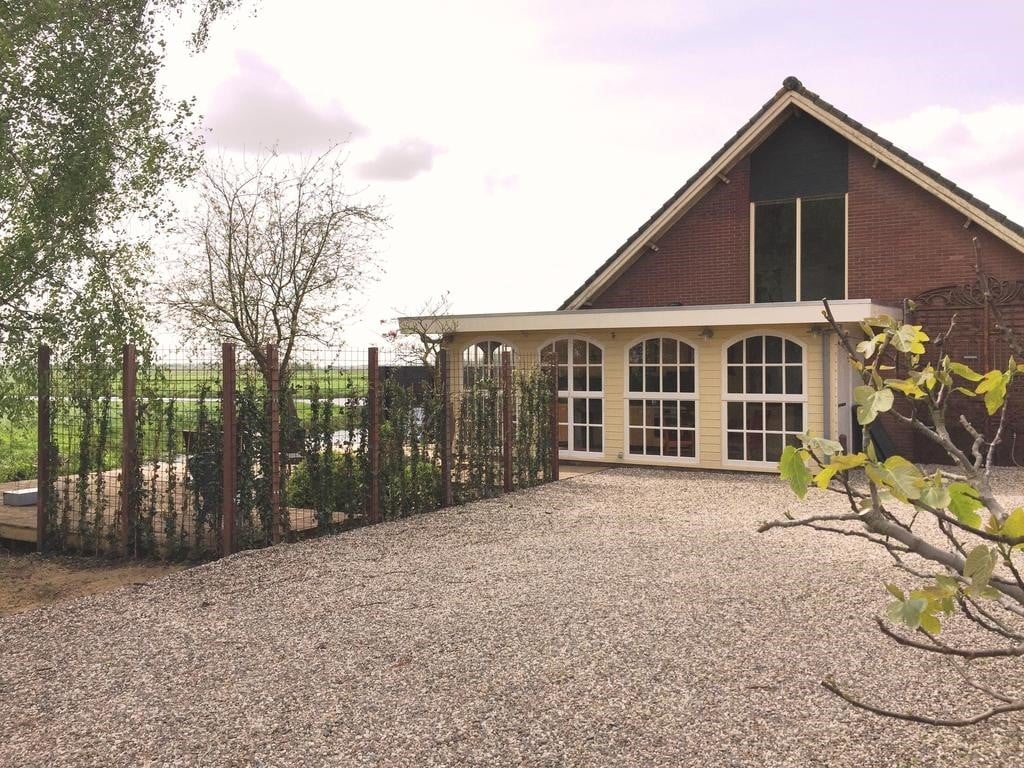 Woning aan de Amstelkade te Wilnis