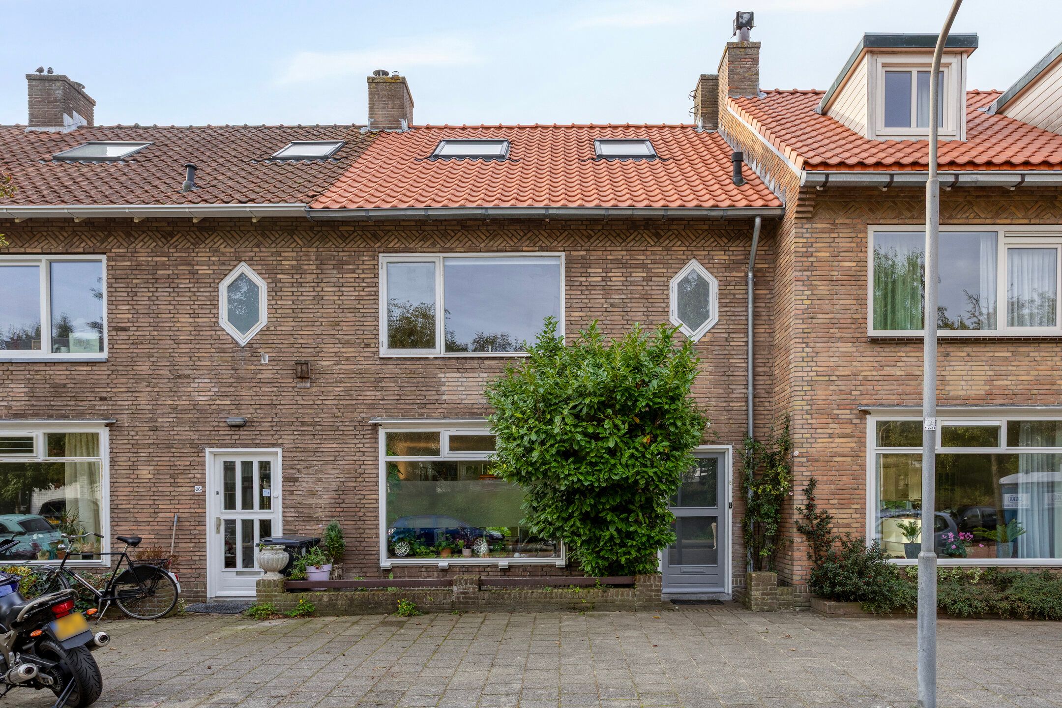 Woning aan de Cornelis van der Lijnlaan te Haarlem