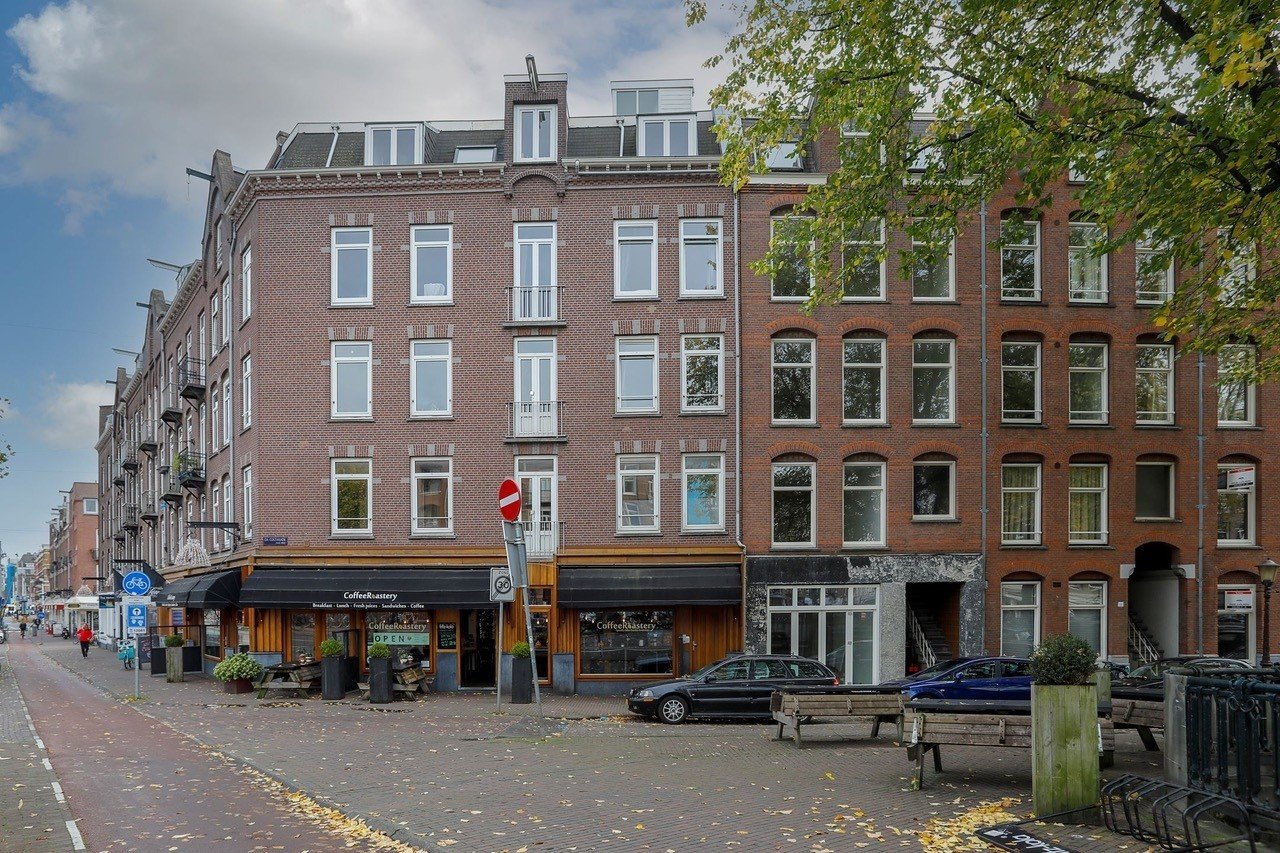 Woning aan de Da Costakade te Amsterdam