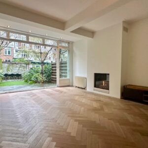 Woning aan de Eerste Helmersstraat te Amsterdam