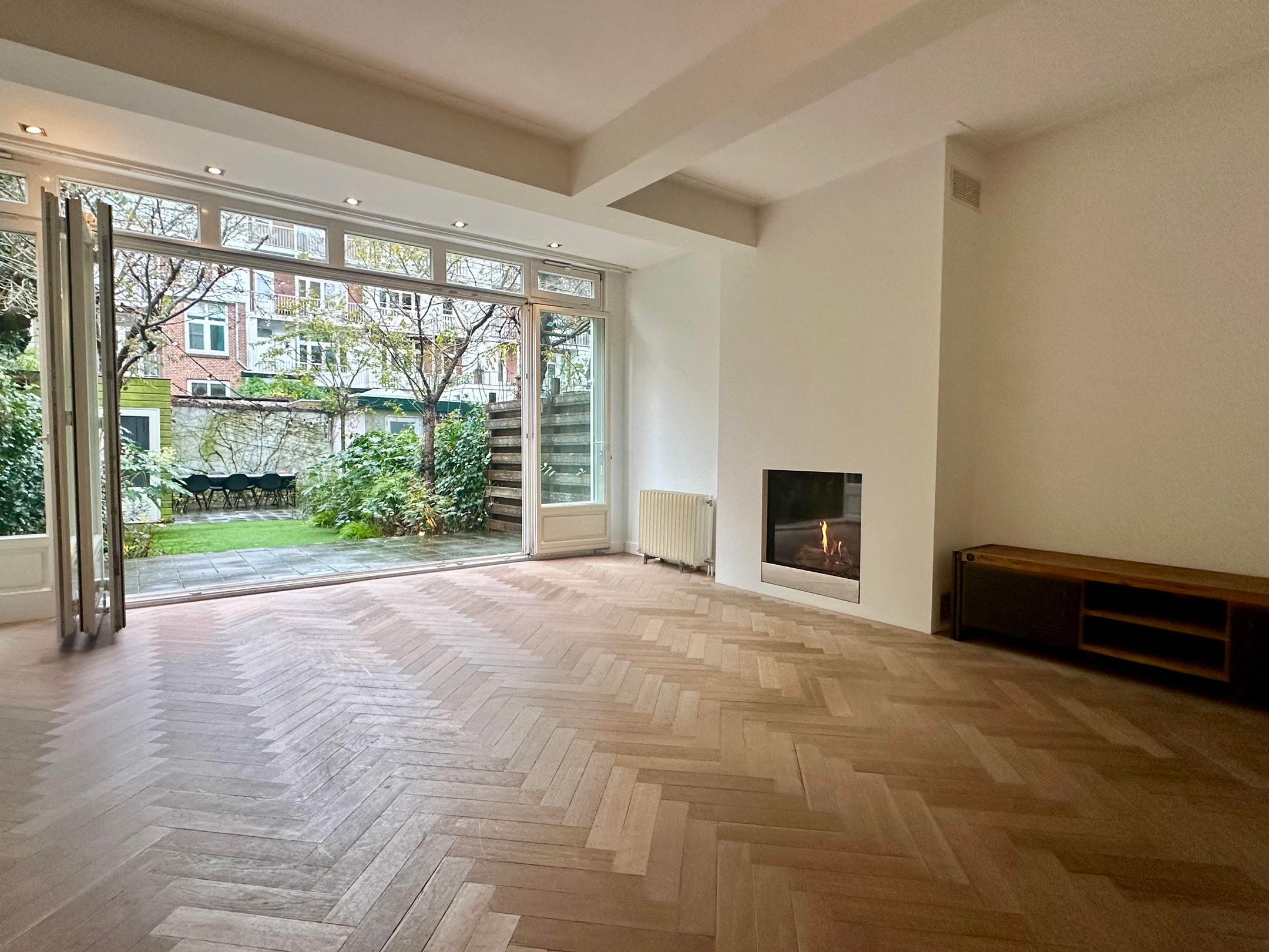 Woning aan de Eerste Helmersstraat te Amsterdam