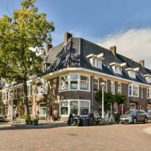 Woning aan de Finsenstraat te Amsterdam
