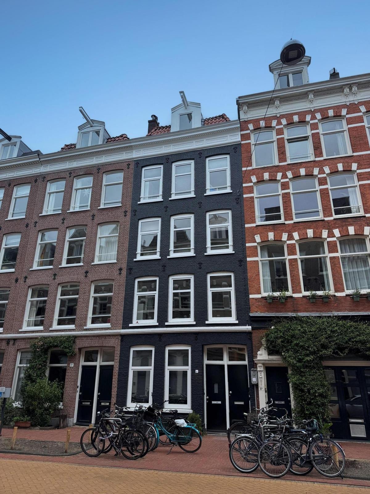 Woning aan de Gerard Doustraat te Amsterdam
