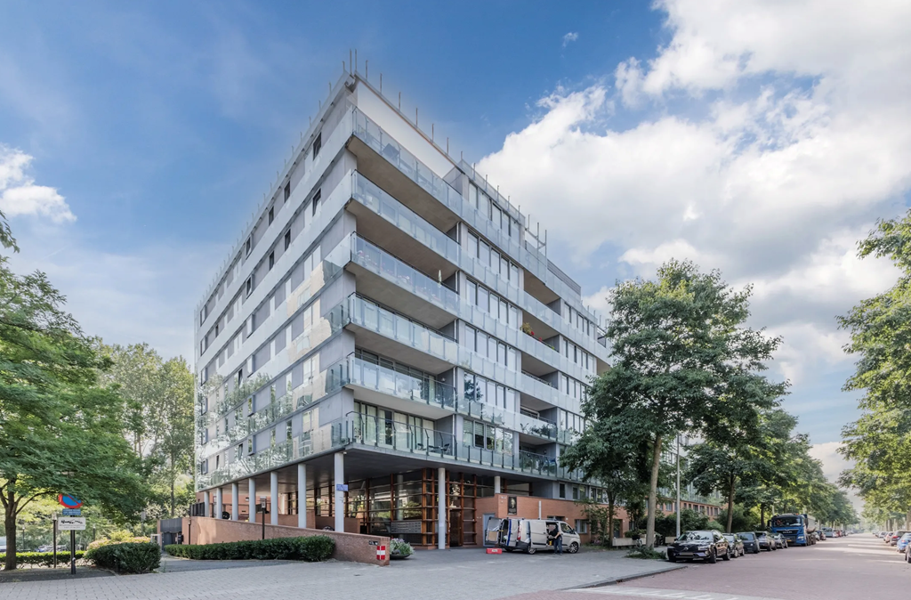 Woning aan de Jacques Veltmanstraat te Amsterdam