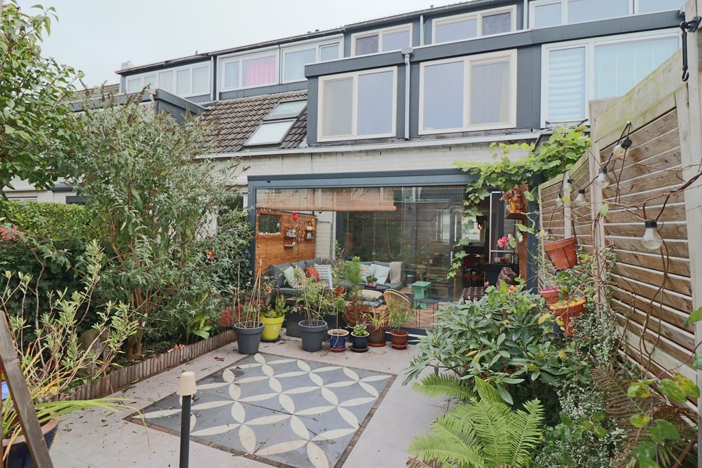 Woning aan de Jelle Posthumapad te Amsterdam