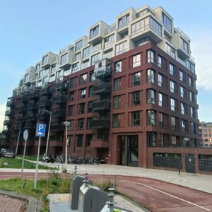 Woning aan de Joan Muyskenweg te Amsterdam