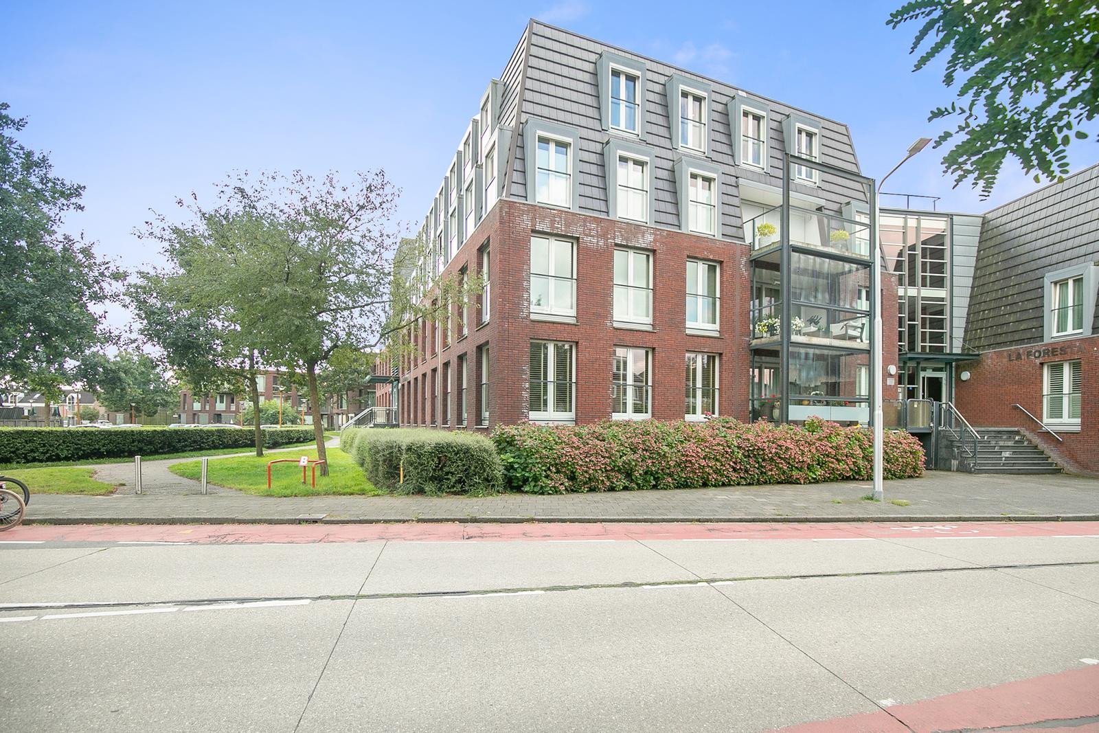 Woning aan de Legmeerdijk te Amstelveen