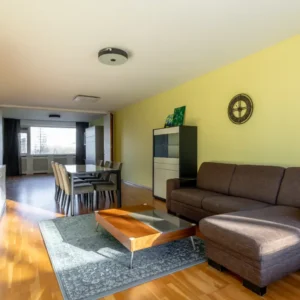 Woning aan de Mensinge te Amsterdam