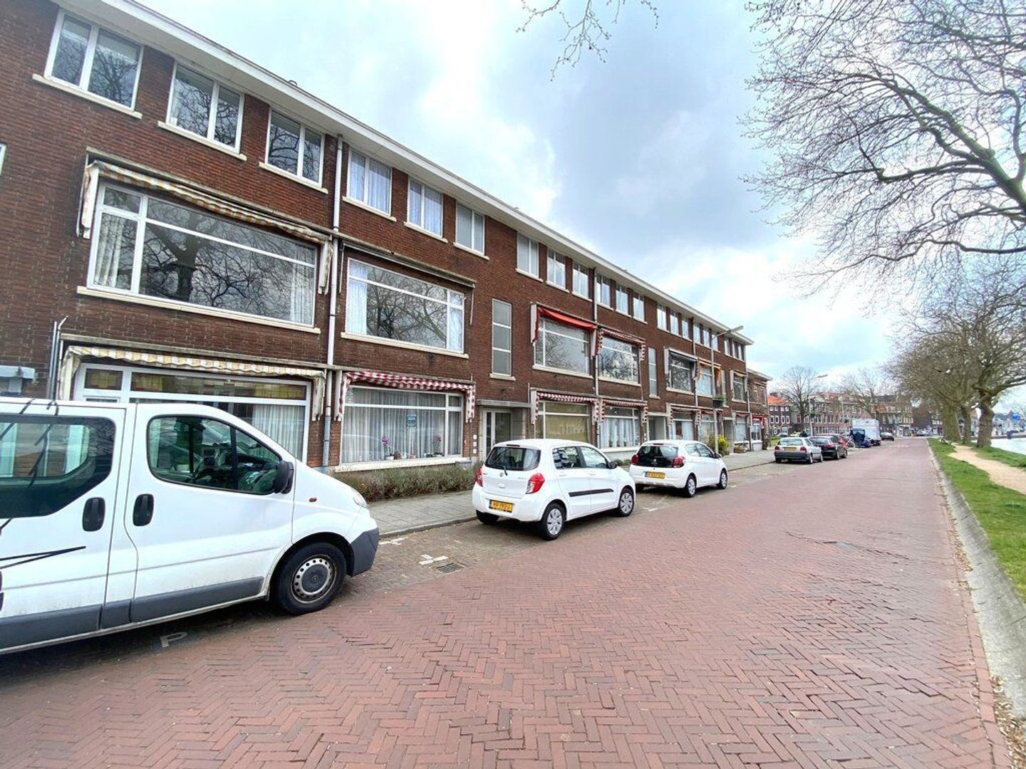 Woning aan de Oostsingel te Delft