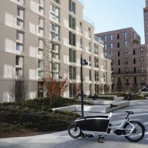 Woning aan de Rosy Wertheimstraat te Amsterdam