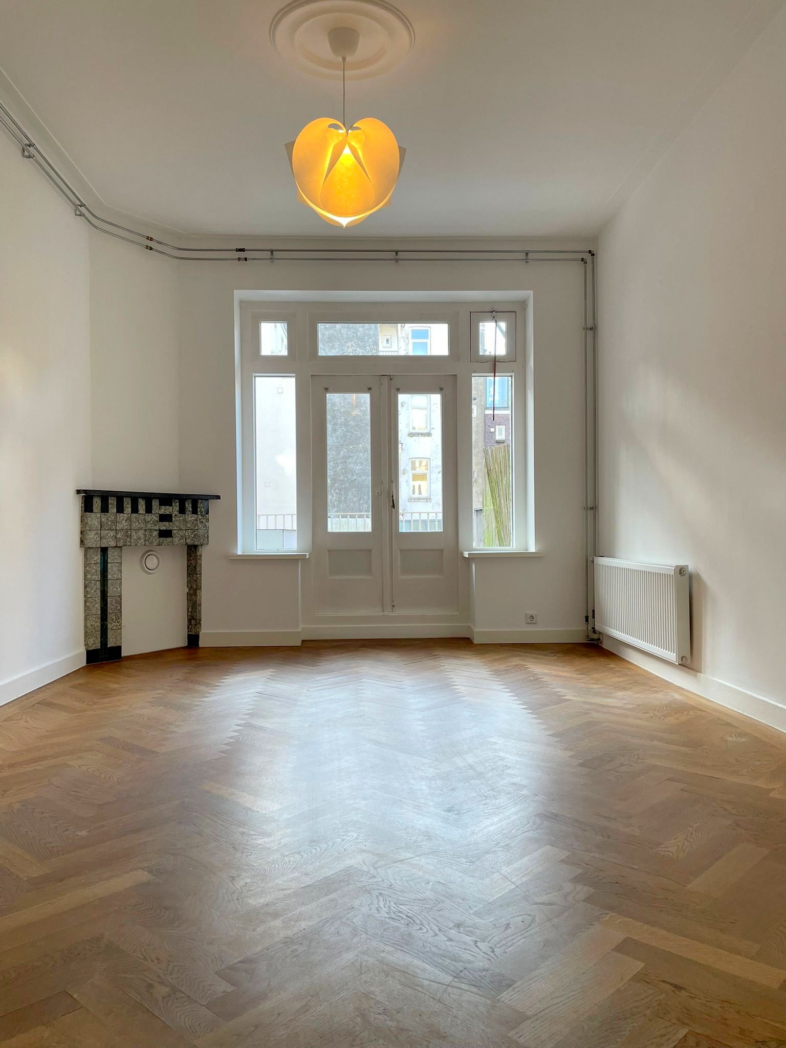 Woning aan de Tweede Helmersstraat te Amsterdam