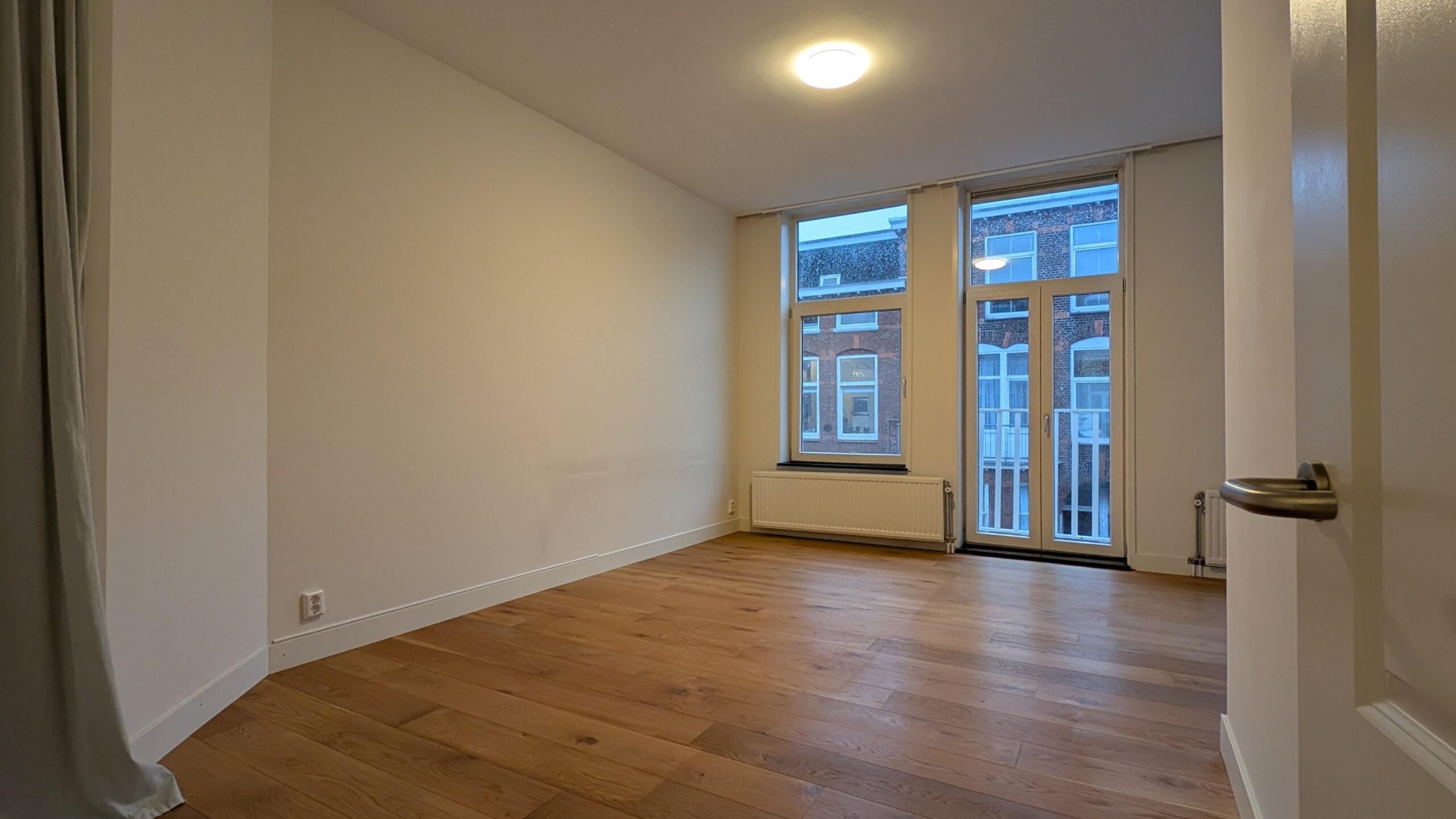 Woning aan de Van Tuyllstraat te Den Haag