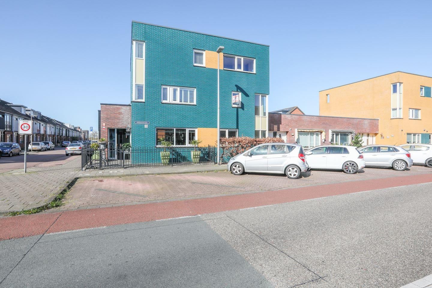 Woning aan de Amazonelaan te Purmerend