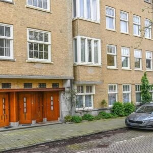Woning aan de Anthonie van Dijckstraat te Amsterdam