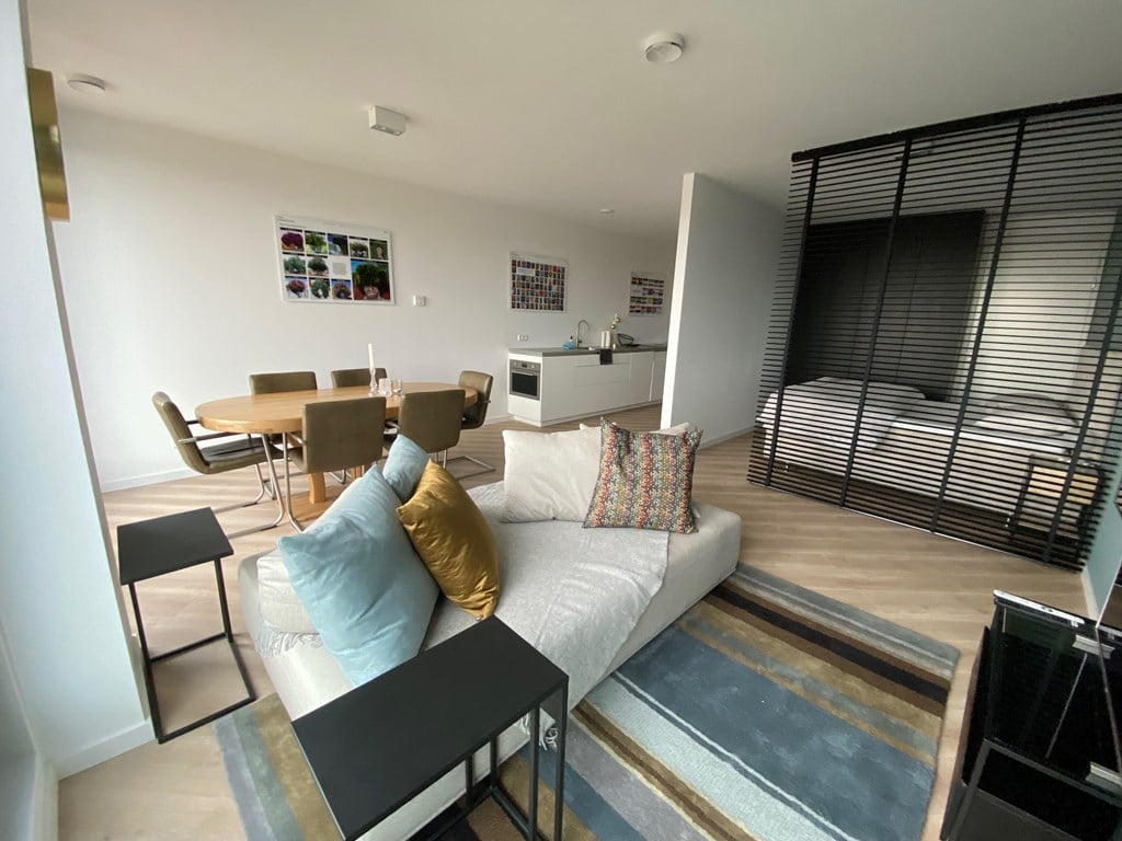 Woning aan de Badhuiskade te Amsterdam