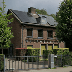 Woning aan de Burgemeester van Hooffln te Veldhoven