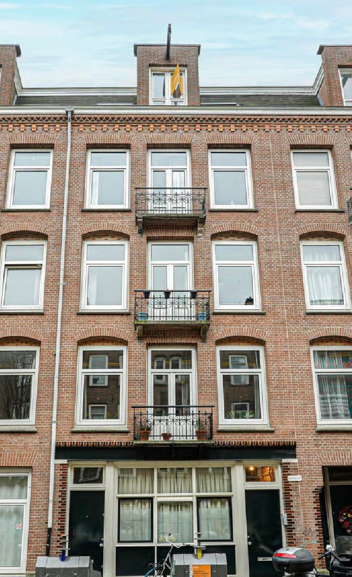 Woning aan de Eerste Atjehstraat te Amsterdam