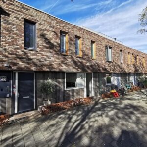 Woning aan de Kerstomaatplantsoen te Amsterdam