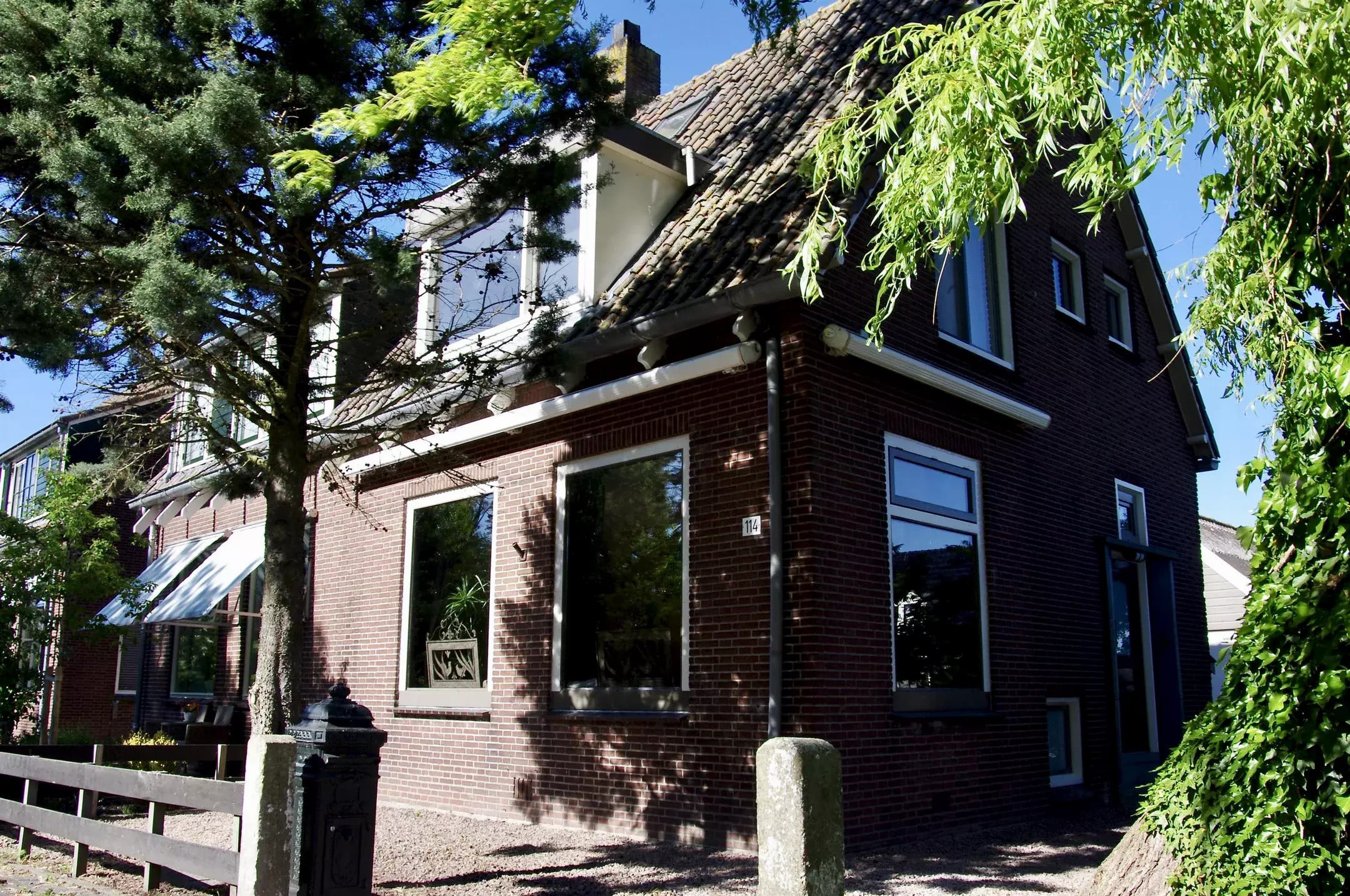 Woning aan de Middelie te Middelie