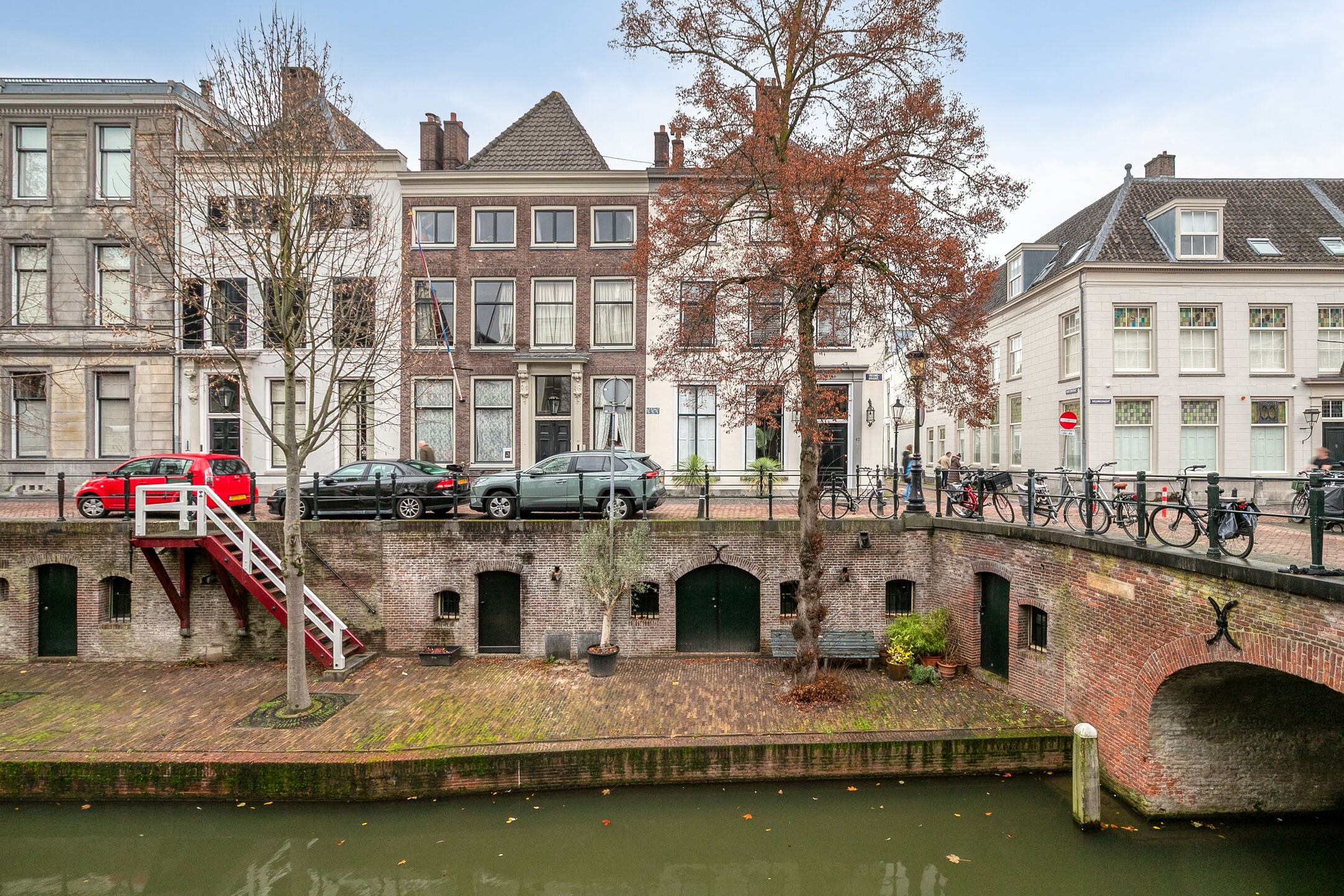 Woning aan de Nieuwegracht te Utrecht