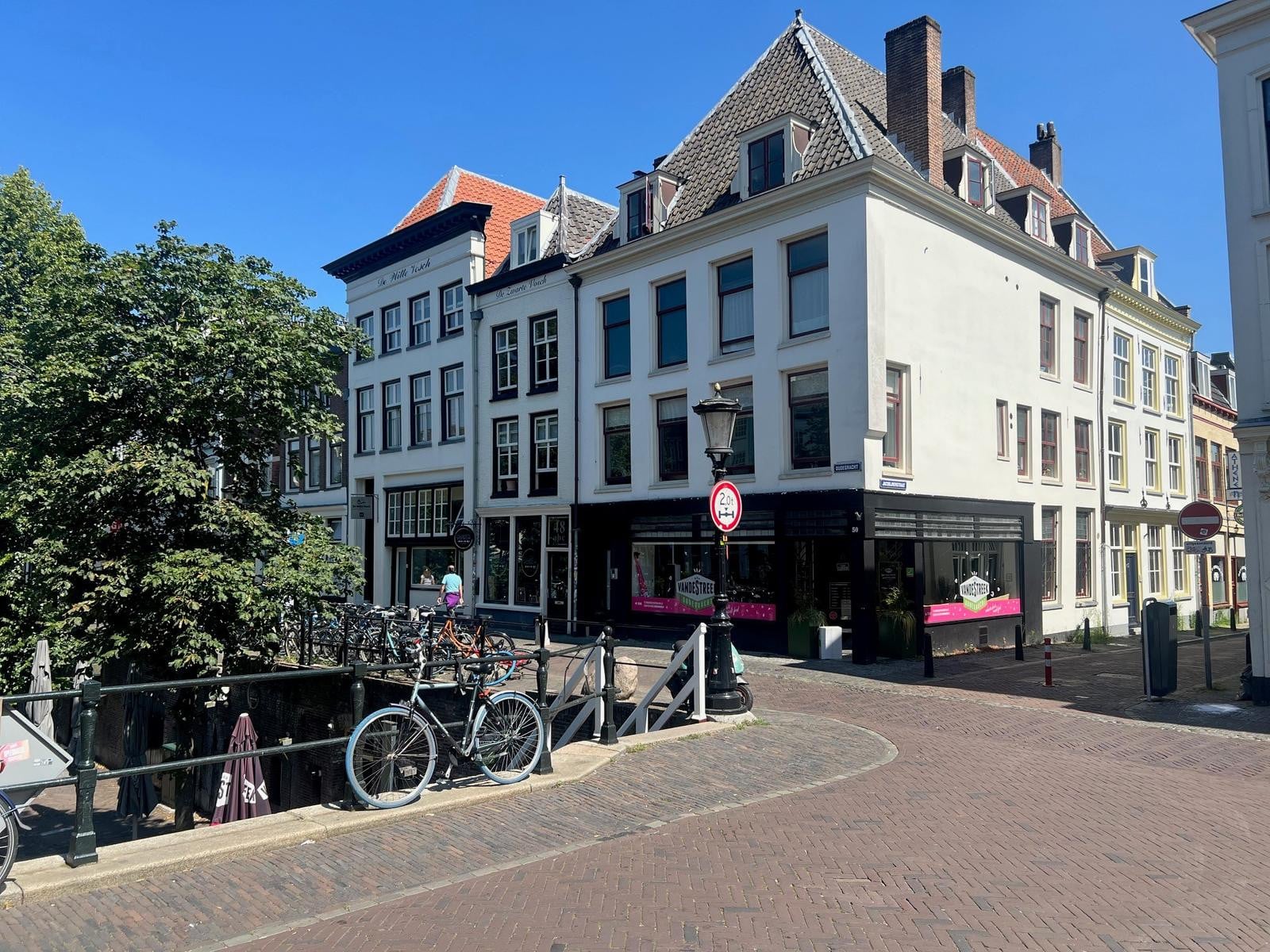 Woning aan de Oudegracht te Utrecht