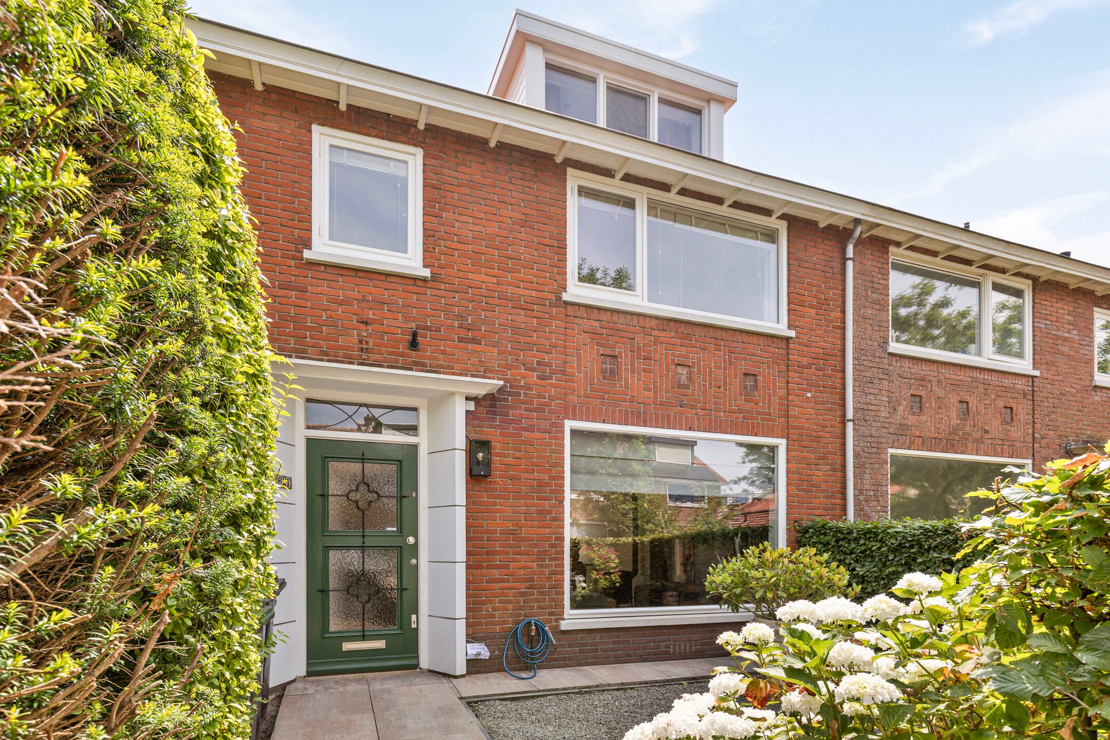 Woning aan de Van Kretschmar van Veenlaan te Hilversum
