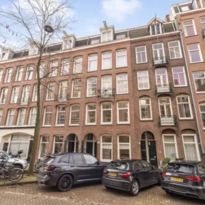 Woning aan de Van Ostadestraat te Amsterdam