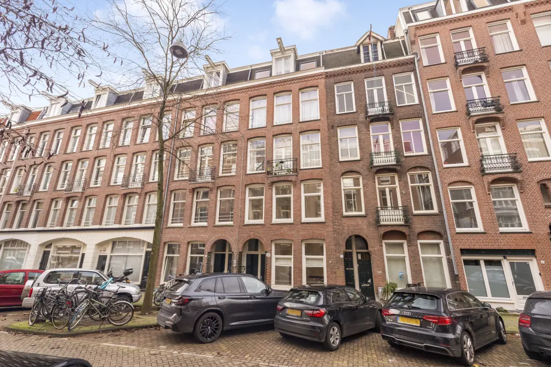 Woning aan de Van Ostadestraat te Amsterdam
