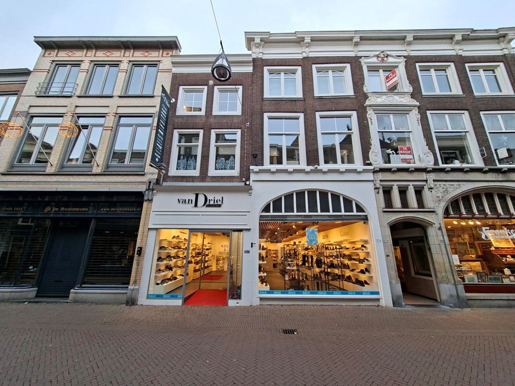 Woning aan de Voorstraat te Dordrecht