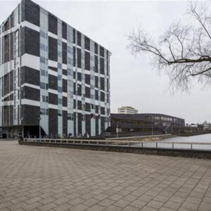 Woning aan de Van Leijenberghlaan te Amsterdam