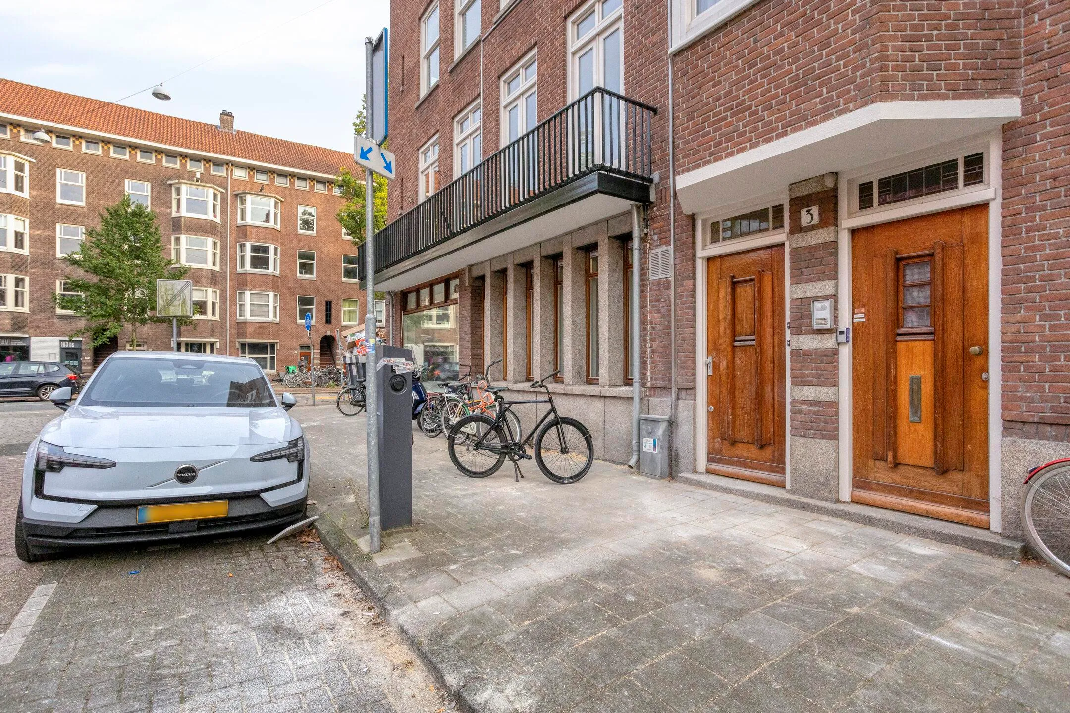 Woning aan de Abbenesstraat te Amsterdam