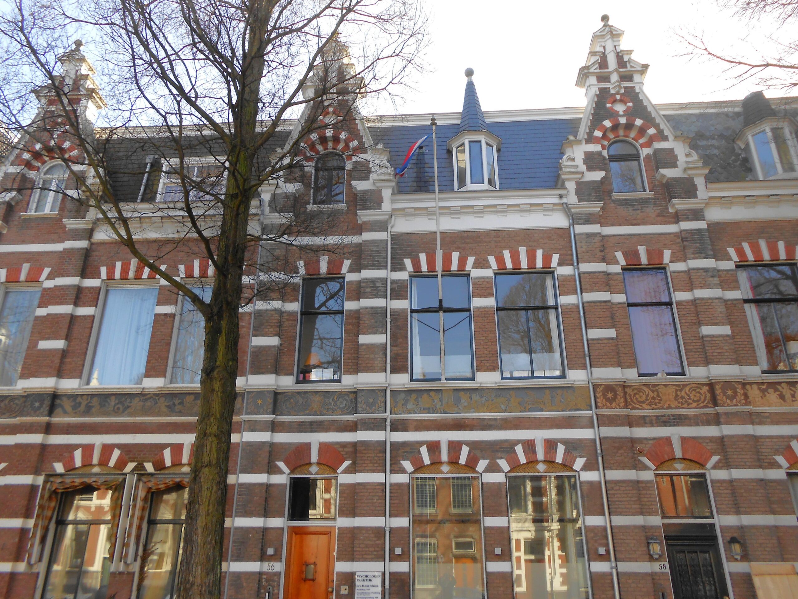 Woning aan de Groot Hertoginnelaan te Den Haag