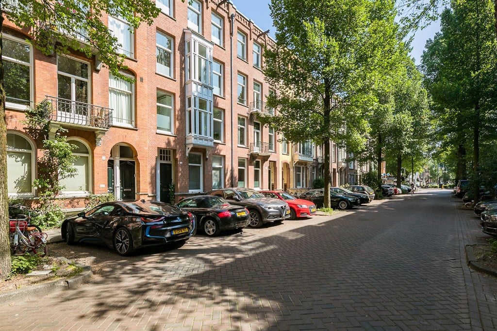 Woning aan de Johannes Verhulststraat te Amsterdam
