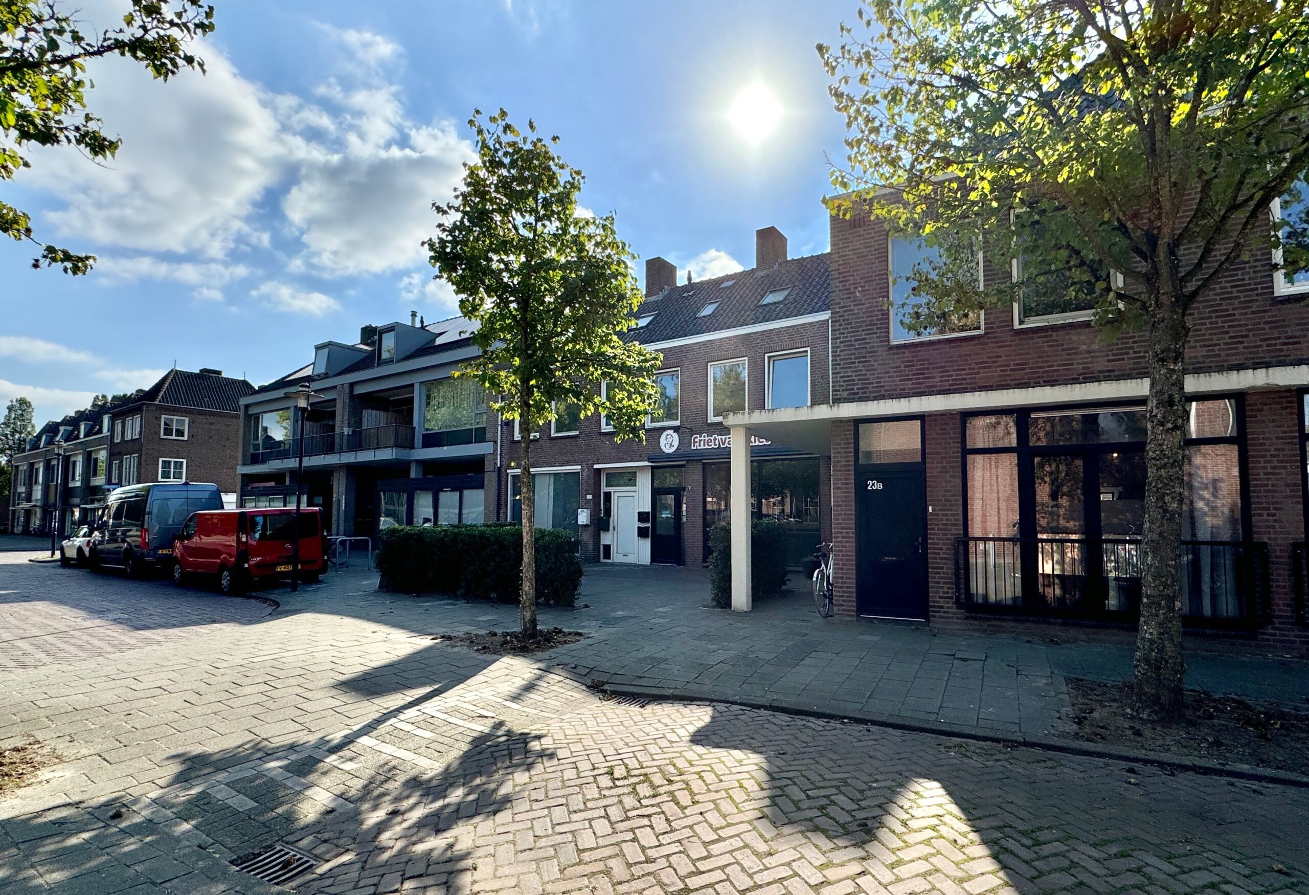 Woning aan de Mgr. Nolensplein te Breda