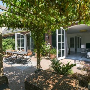 Woning aan de Nieuw-Loosdrechtsedijk te Loosdrecht