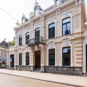 Woning aan de Stationsstraat te Tilburg