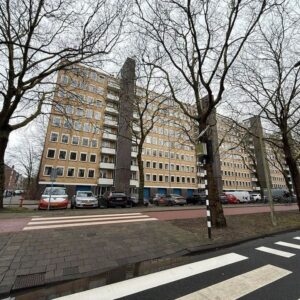 Woning aan de Van Nijenrodeweg te Amsterdam