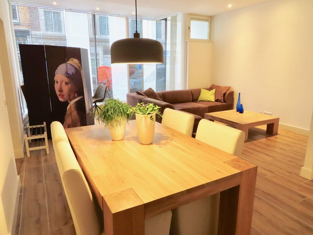 Woning aan de Witte de Withstraat te Den Haag