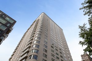 Woning aan de Gustav Mahlerlaan te Amsterdam