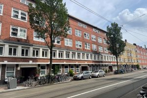 Woning aan de Admiraal De Ruijterweg te Amsterdam