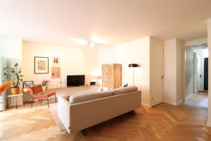 Woning aan de Bataviastraat te Amsterdam
