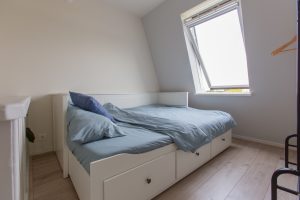 Woning aan de Bilderdijkkade te Amsterdam