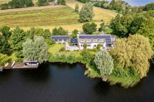 Woning aan de Botsholsedijk te Waverveen