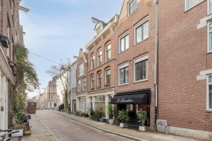 Woning aan de Buiten Dommersstraat te Amsterdam