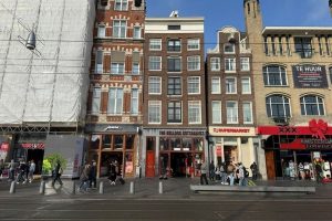 Woning aan de Damrak te Amsterdam