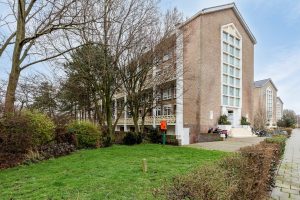 Woning aan de De Savornin Lohmanlaan te Den Haag