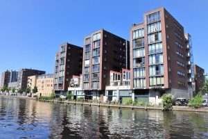 Woning aan de Donker Curtiusstraat te Amsterdam