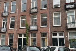 Woning aan de Eerste Helmersstraat te Amsterdam