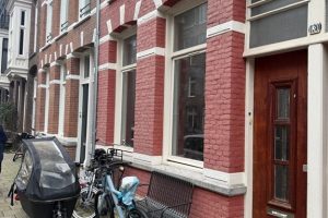 Woning aan de Eerste Helmersstraat te Amsterdam